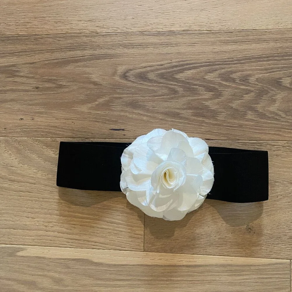 Bebe Rosette Flower Stretch Belt Size M/L - Picture 1 of 7